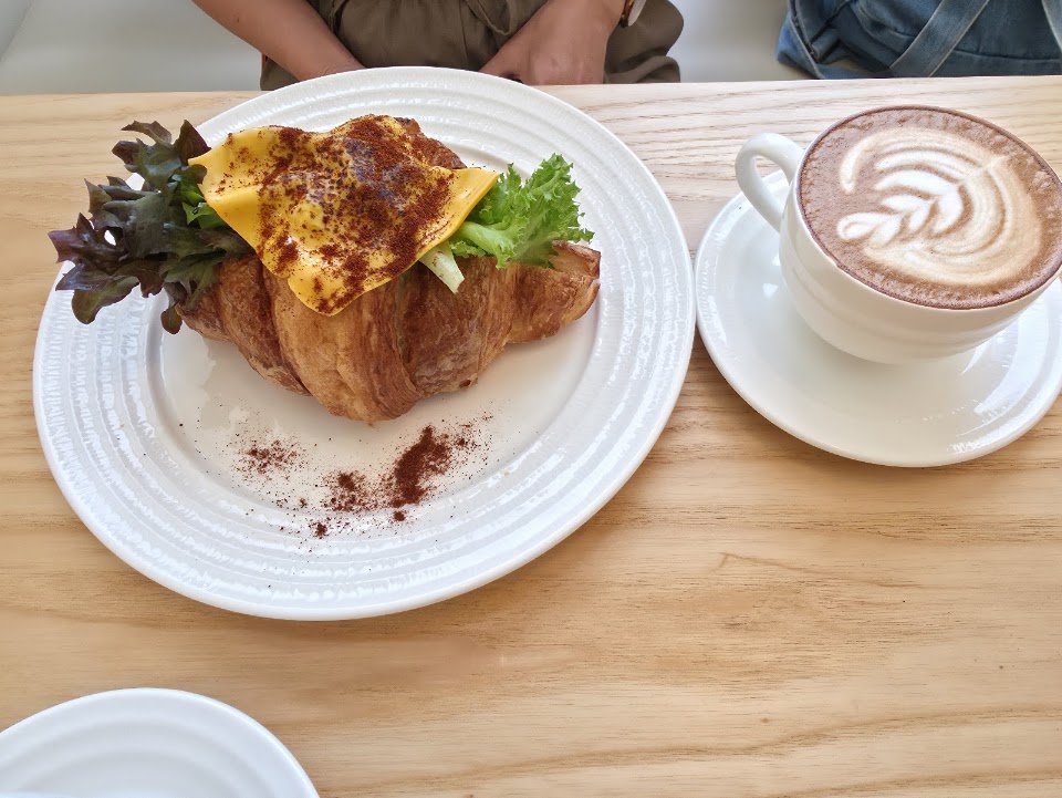 EC COFFEE BAR