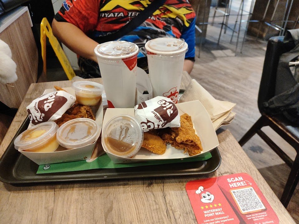 Jollibee (Waterway Point)