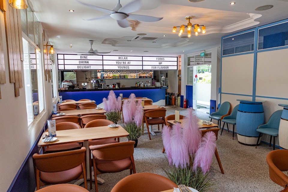 YOUNGS Restaurant & Bar